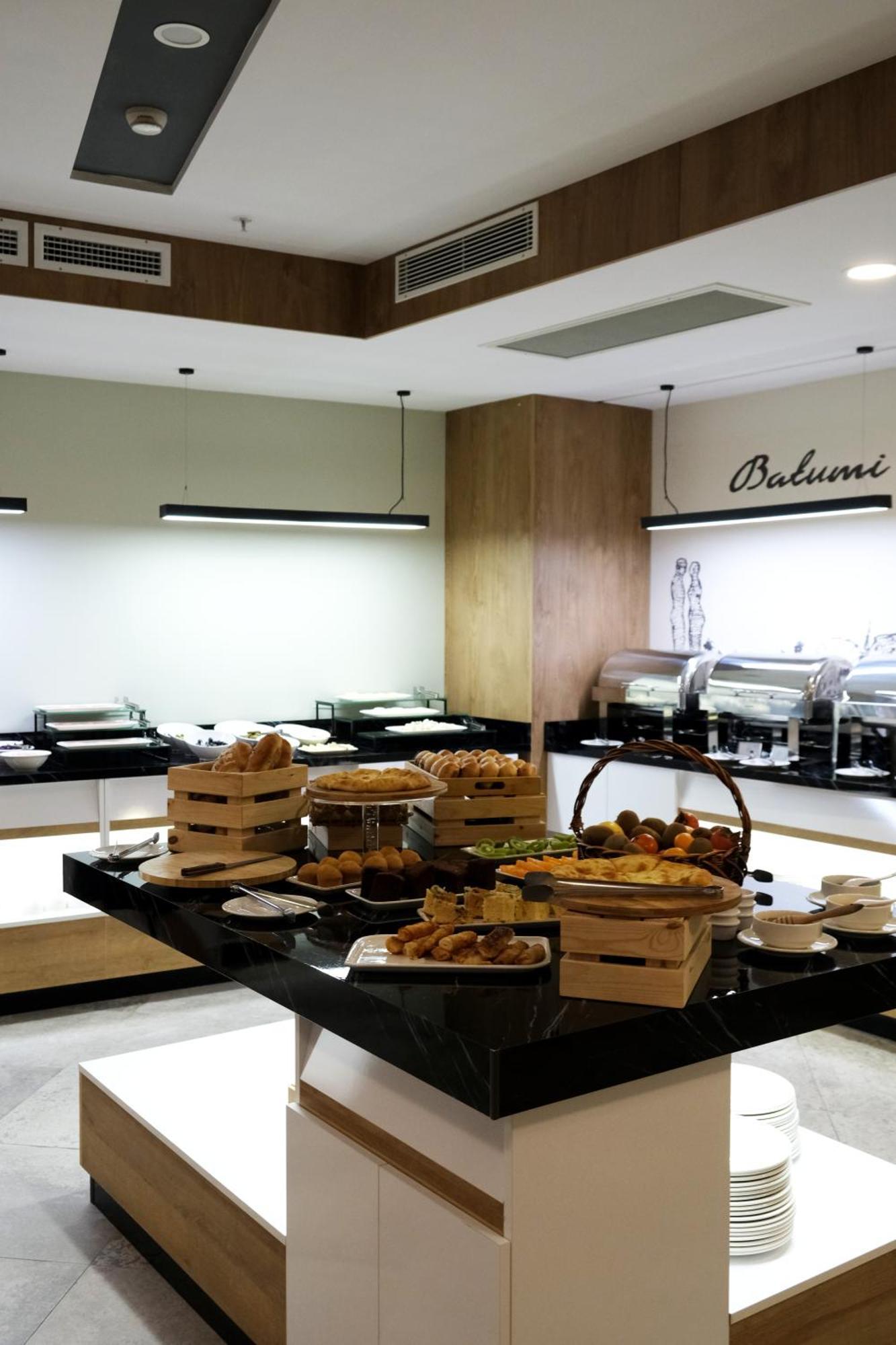 Hotel Salvador Batum Dış mekan fotoğraf